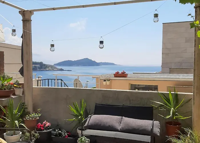 Captains Apartment *